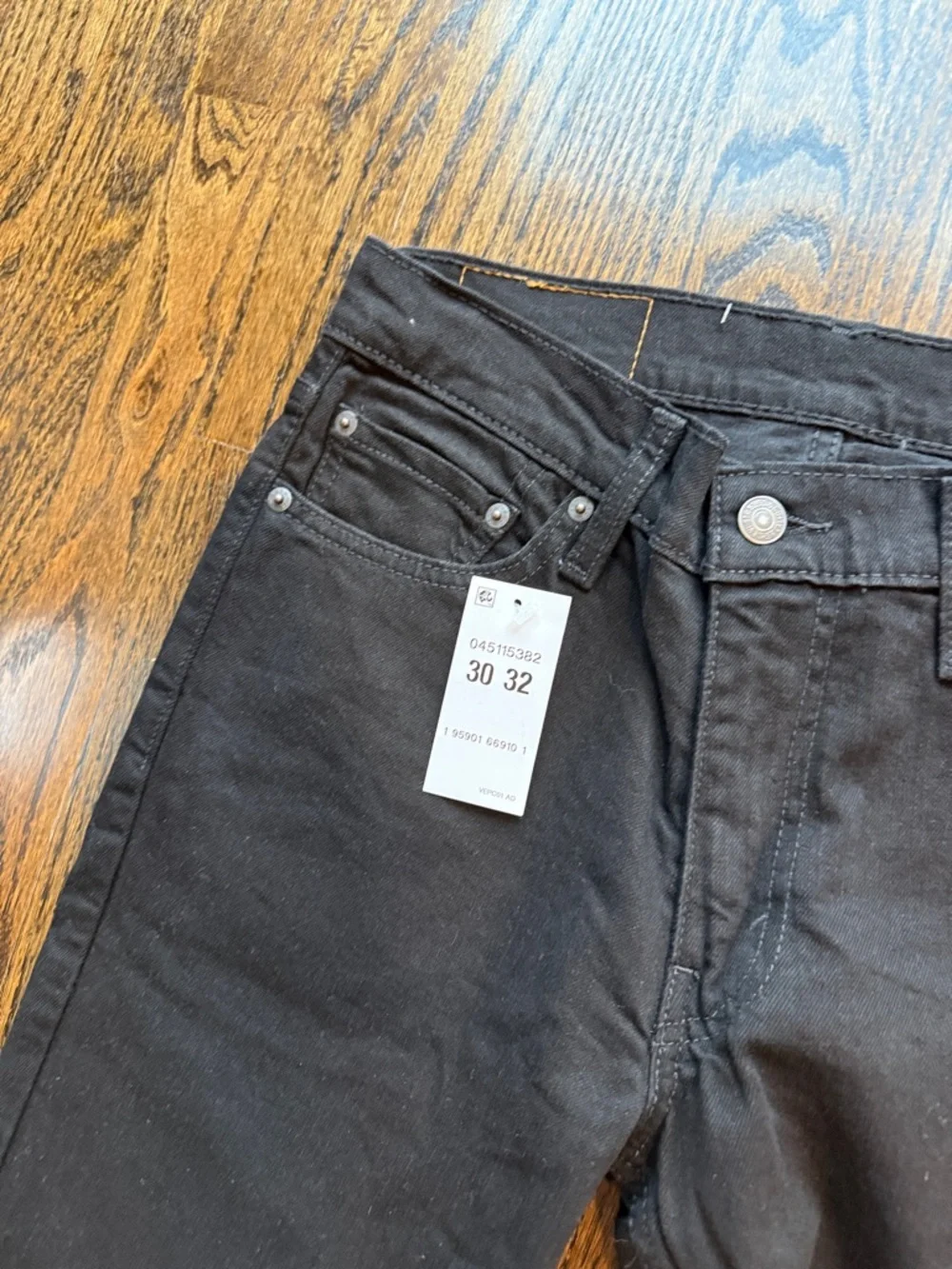 Levi's Men's Black Slim Straight Jeans - Timeless Fit 511 30x29